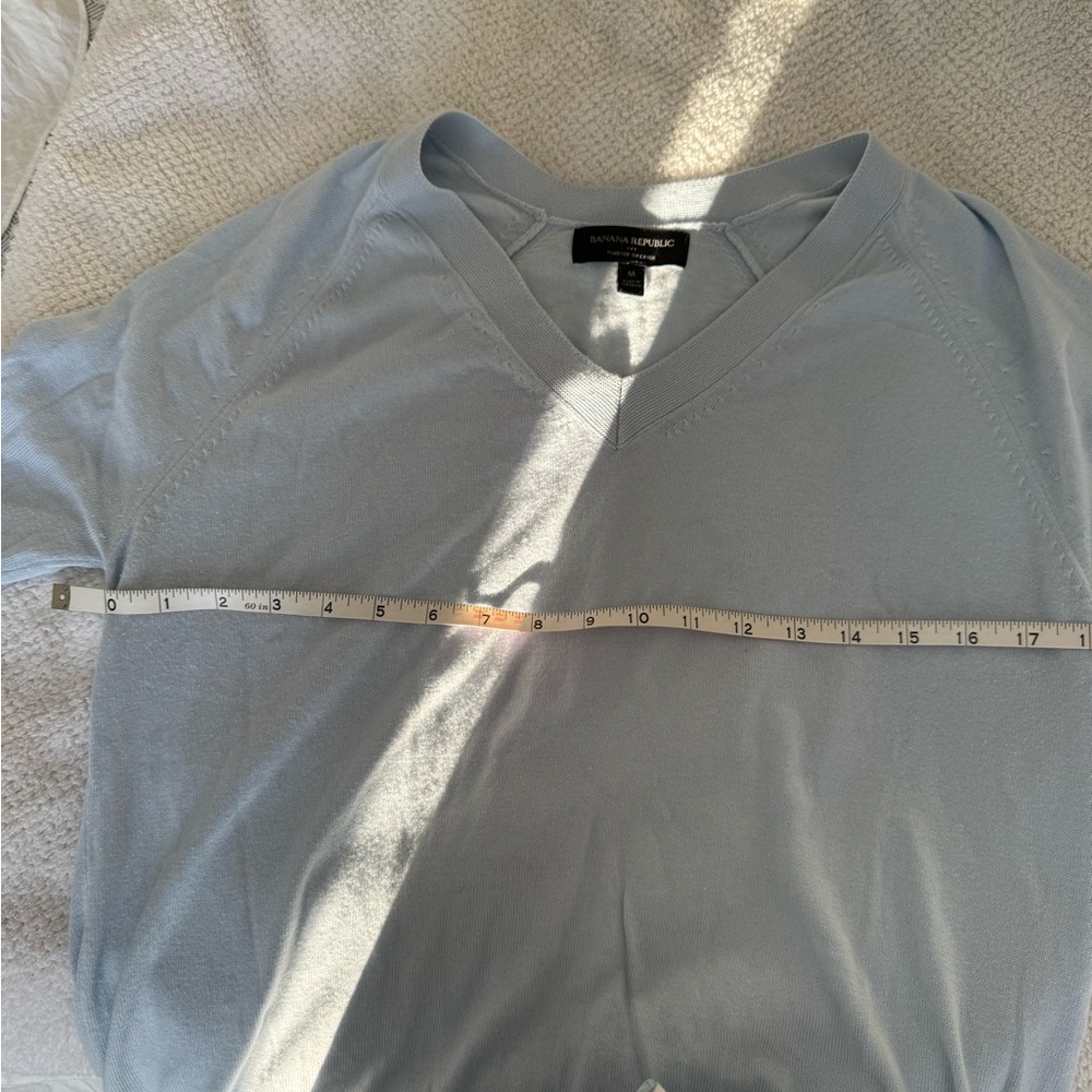 Banana Republic women Sky Blue V-Neck long sleeve sweater - Picture 3 of 4